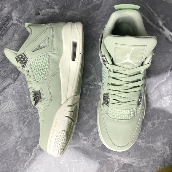 Air Jordan 4 Retro Abundance/ Sea-foam -Mint Green Sneakers Shoes Size 10.5W /9M - Picture 3 of 8